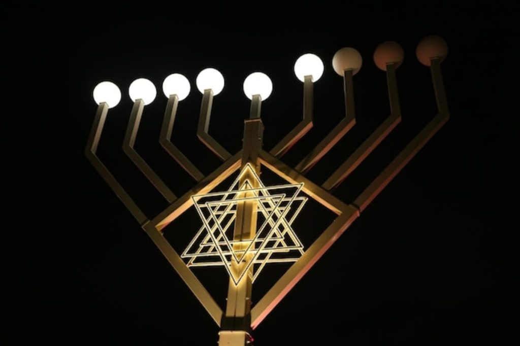menorah light bulbs