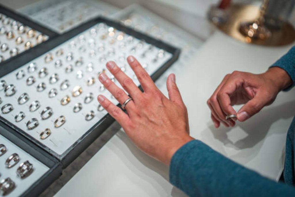 How to Find the Best Cremation Jewelry