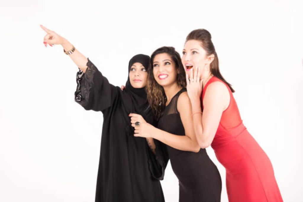 Celebrities Wearing the Black Dress in Pakistan
