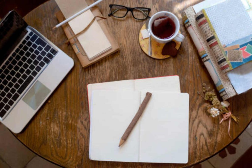 is that a teacup with legs on that desk