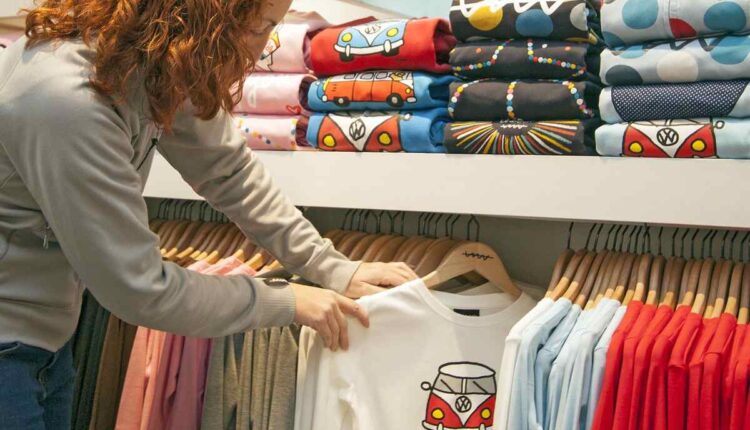 T-shirt Shops